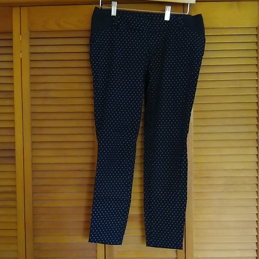 Old Navy maternity pixiel capris